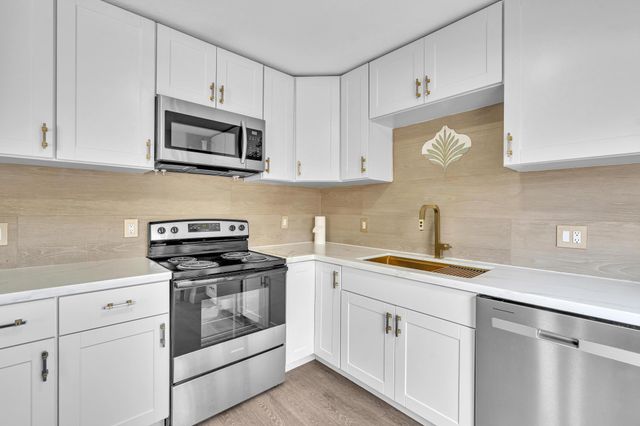 6663 Via Regina, Boca Raton, FL 33433