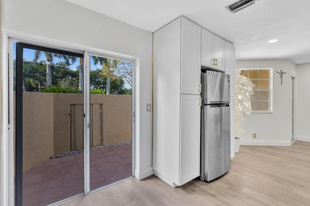 6663 Via Regina, Boca Raton, FL 33433