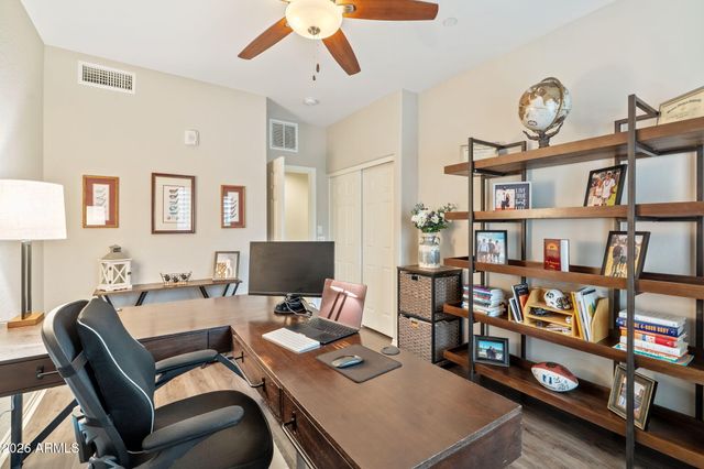 3935 E ROUGH RIDER Road 1332, Phoenix, AZ 85050