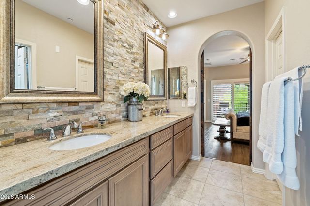 3935 E ROUGH RIDER Road 1332, Phoenix, AZ 85050