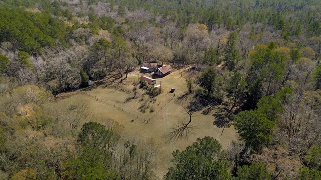 893 Capps Road, Huntington, TX 75949