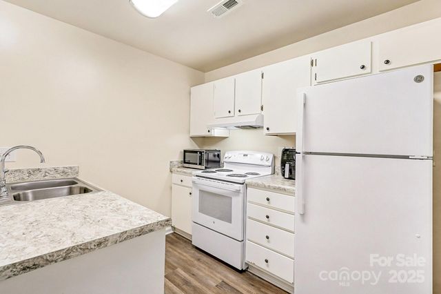 1214 Phil Oneil Drive, Charlotte, NC 28215