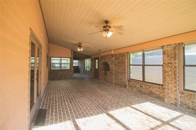 2112 ROBIE AVENUE, Mount Dora, FL 32757