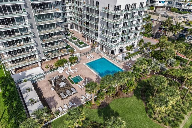 3739 Collins Avenue N503, Miami Beach, FL 33140