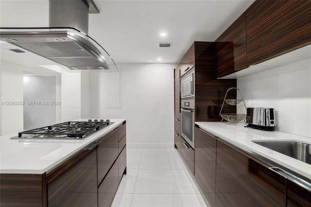 3739 Collins Avenue N503, Miami Beach, FL 33140