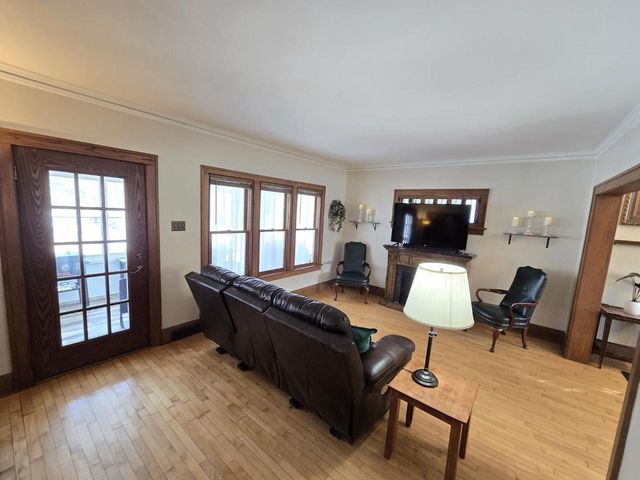 270 GILLETT STREET, Fond Du Lac, WI 54935