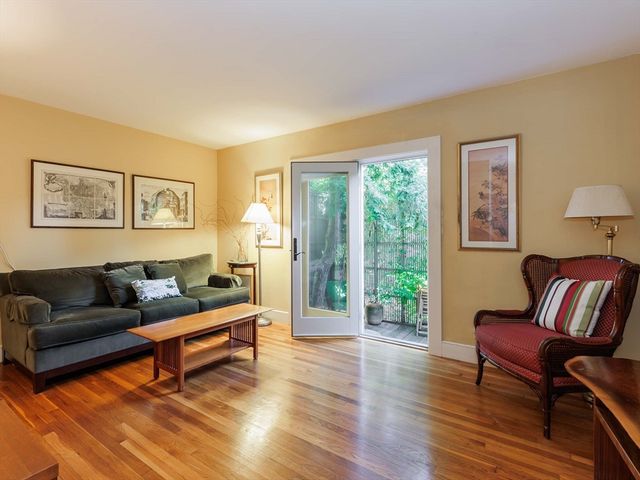 53 Sacramento 1, Cambridge, MA 02138