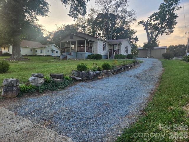 8 N summit Avenue, Granite Falls, NC 28630