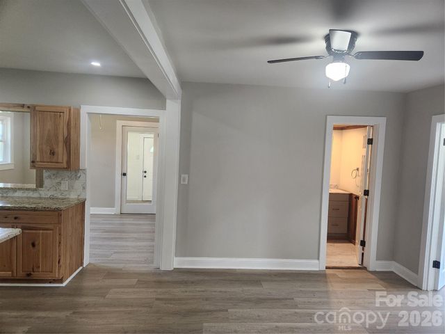 8 N summit Avenue, Granite Falls, NC 28630