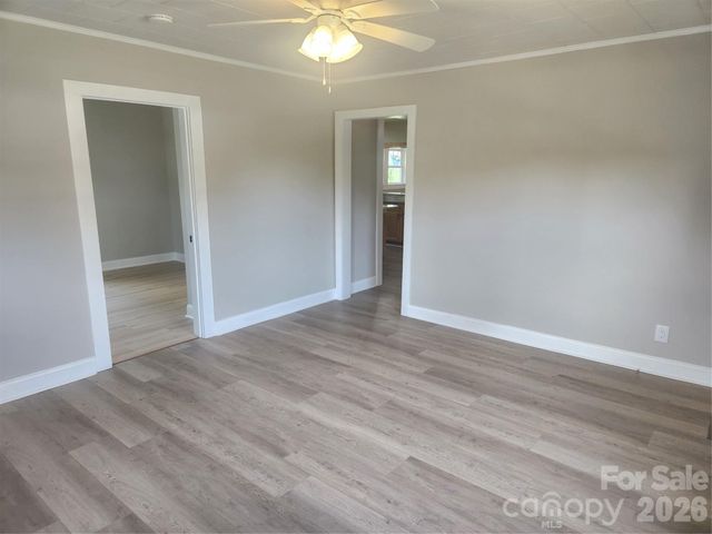 8 N summit Avenue, Granite Falls, NC 28630