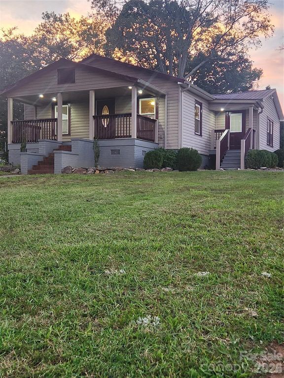 8 N summit Avenue, Granite Falls, NC 28630