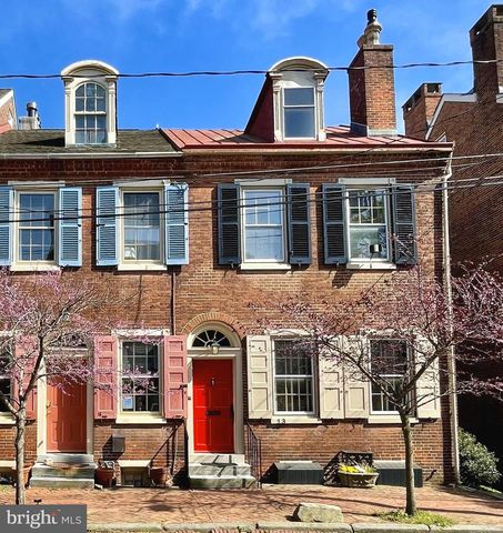 13 THE STRAND, New Castle, DE 19720