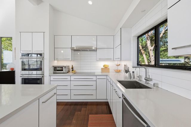 21112 Shear Creek Road, Los Gatos, CA 95033