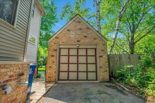 14 S George Street, Mount Prospect, IL 60056