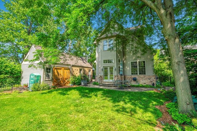 14 S George Street, Mount Prospect, IL 60056