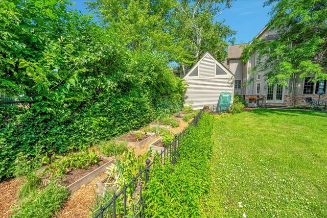 14 S George Street, Mount Prospect, IL 60056