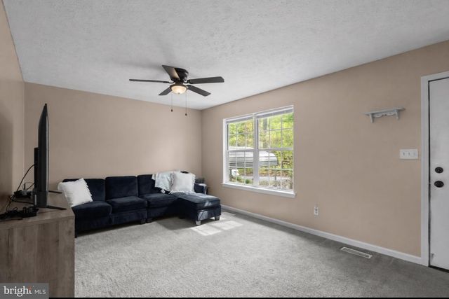 149 GRAY SQUIRREL RD, Harpers Ferry, WV 25425