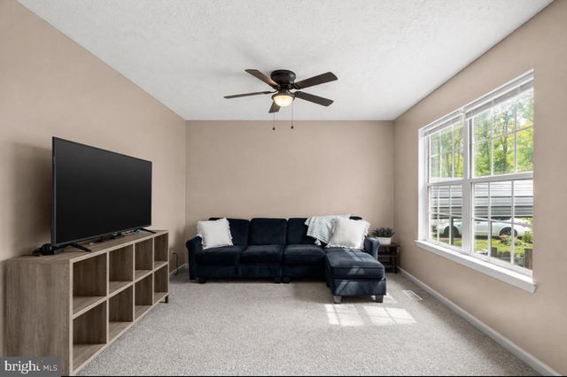 149 GRAY SQUIRREL RD, Harpers Ferry, WV 25425