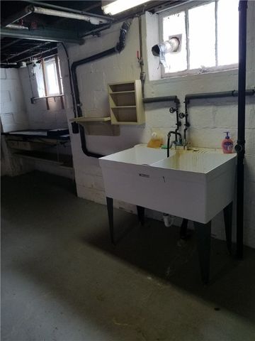 312 Trimble Ave, Carnegie, PA 15106