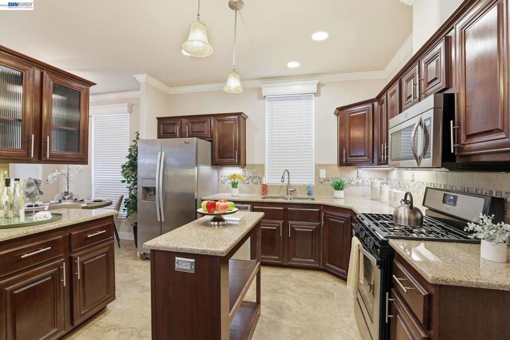 Image 9 of property listing at 3231 Vineyard Ave #141, Pleasanton, CA 94566