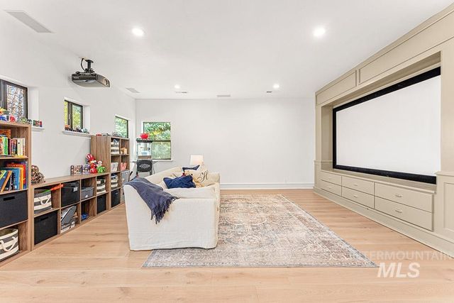 1222 S Lake Pointe Way, Eagle, ID 83616