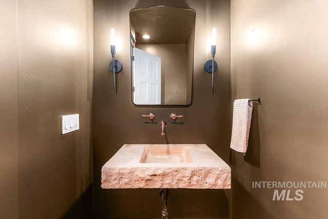 1222 S Lake Pointe Way, Eagle, ID 83616