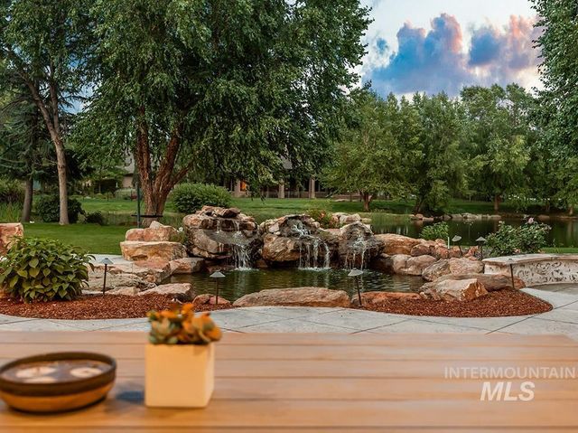 1222 S Lake Pointe Way, Eagle, ID 83616