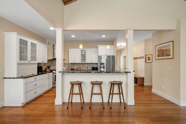 64 Webster Ridge, Shelburne, VT 05482