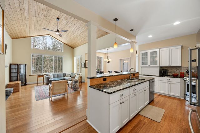 64 Webster Ridge, Shelburne, VT 05482