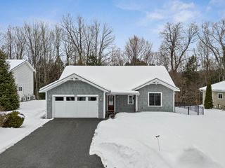 64 Webster Ridge, Shelburne, VT 05482
