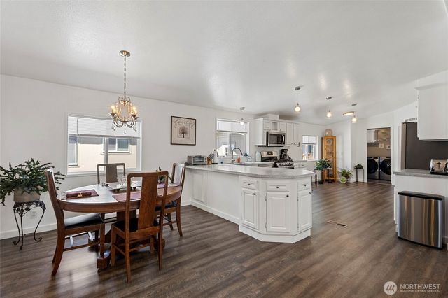 885 Carriage Court, Sedro Woolley, WA 98284