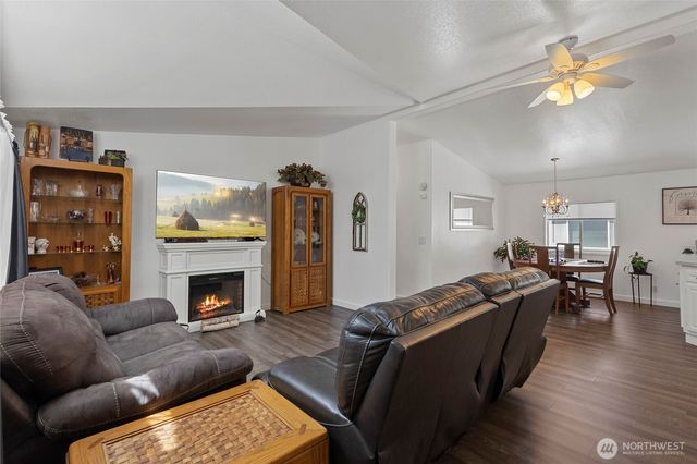 885 Carriage Court, Sedro Woolley, WA 98284