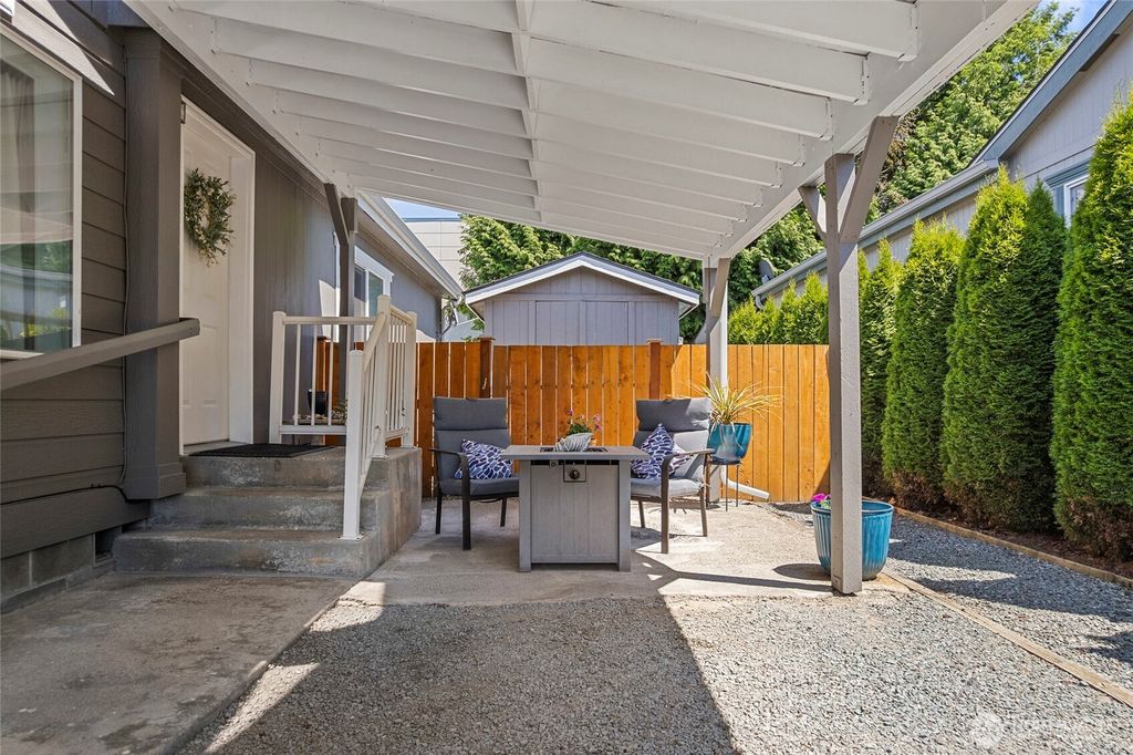 885 Carriage Court, Sedro Woolley, WA 98284