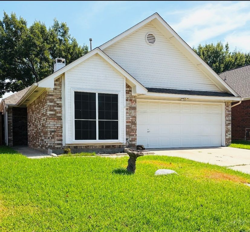 2077 Sundance Court, Lewisville, TX 75067