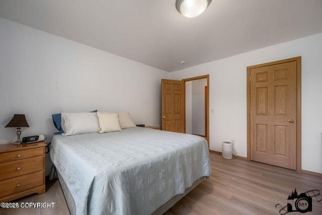 17201 W Lighthouse Drive, Big Lake, AK 99652