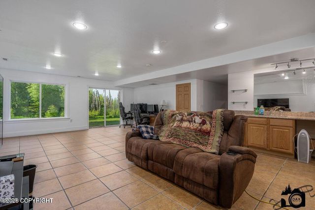 17201 W Lighthouse Drive, Big Lake, AK 99652