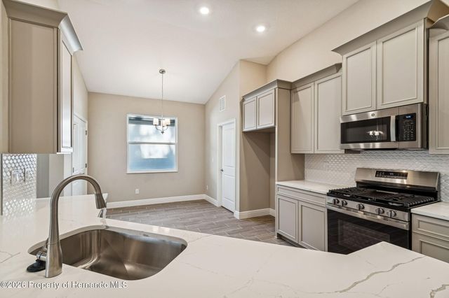 19431 Forest Garden Court, Brooksville, FL 34601