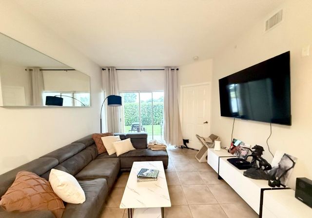 2100 Greenview Shores Boulevard 508, Wellington, FL 33414