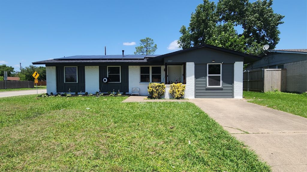3927 Emerald Drive, Mesquite, TX 75150