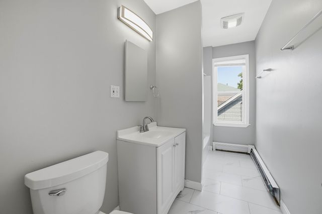 8 Hooper St 3, Worcester, MA 01605