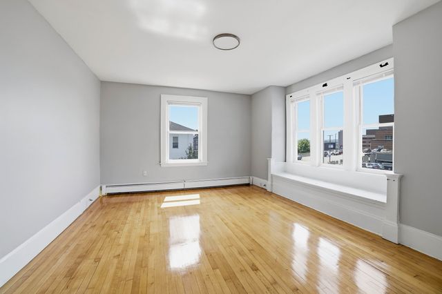 8 Hooper St 3, Worcester, MA 01605