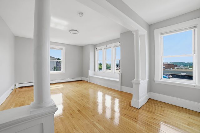 8 Hooper St 3, Worcester, MA 01605