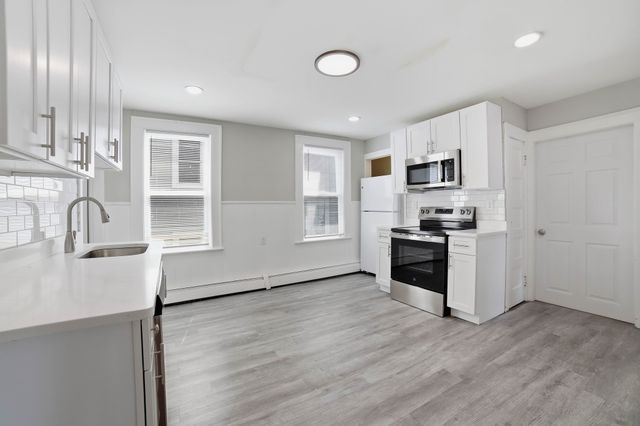 8 Hooper St 3, Worcester, MA 01605