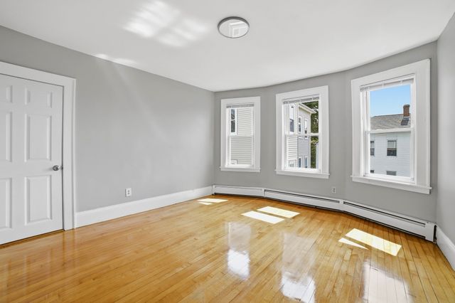 8 Hooper St 3, Worcester, MA 01605