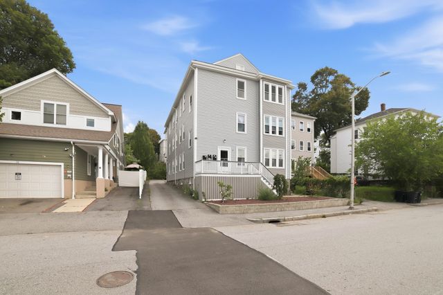 8 Hooper St 3, Worcester, MA 01605