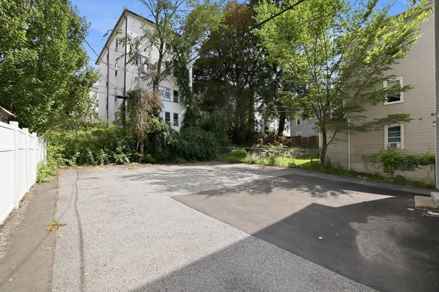 8 Hooper St 3, Worcester, MA 01605