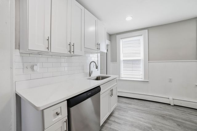 8 Hooper St 3, Worcester, MA 01605