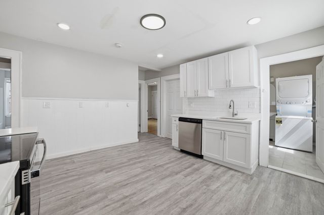 8 Hooper St 3, Worcester, MA 01605