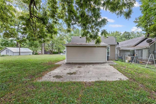 1120 Pottawatomie Street, Leavenworth, KS 66048