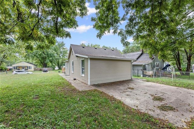 1120 Pottawatomie Street, Leavenworth, KS 66048
